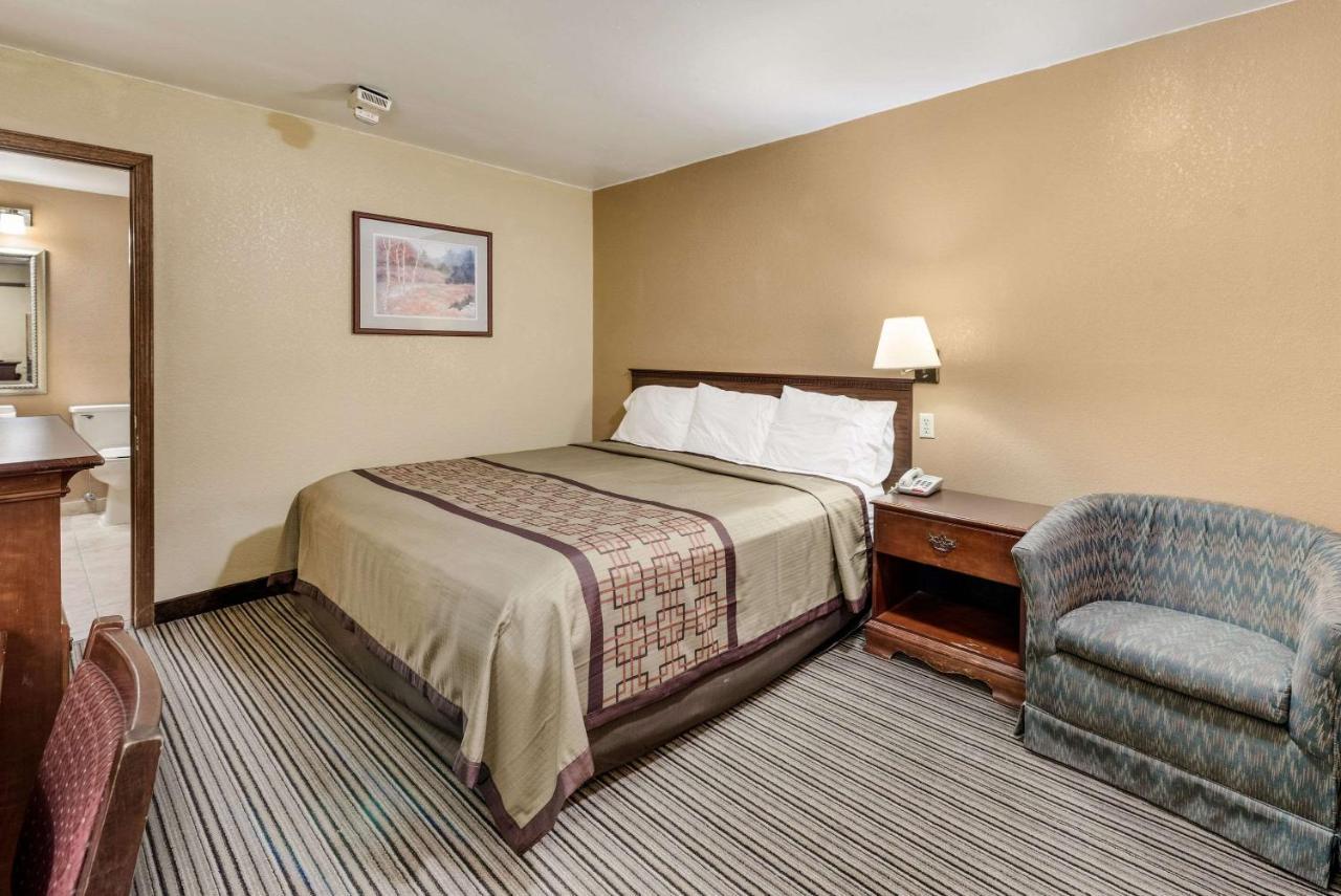 Rodeway Inn Columbus Exteriér fotografie