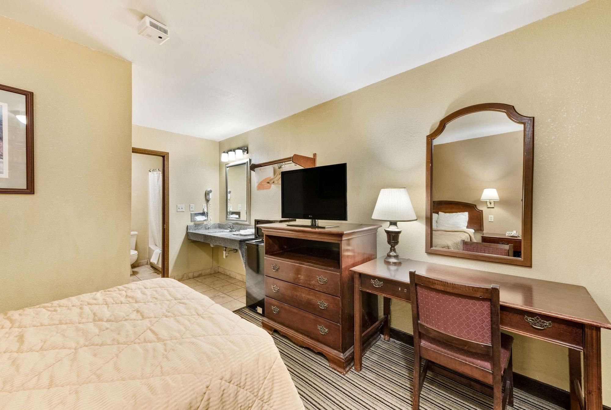 Rodeway Inn Columbus Exteriér fotografie